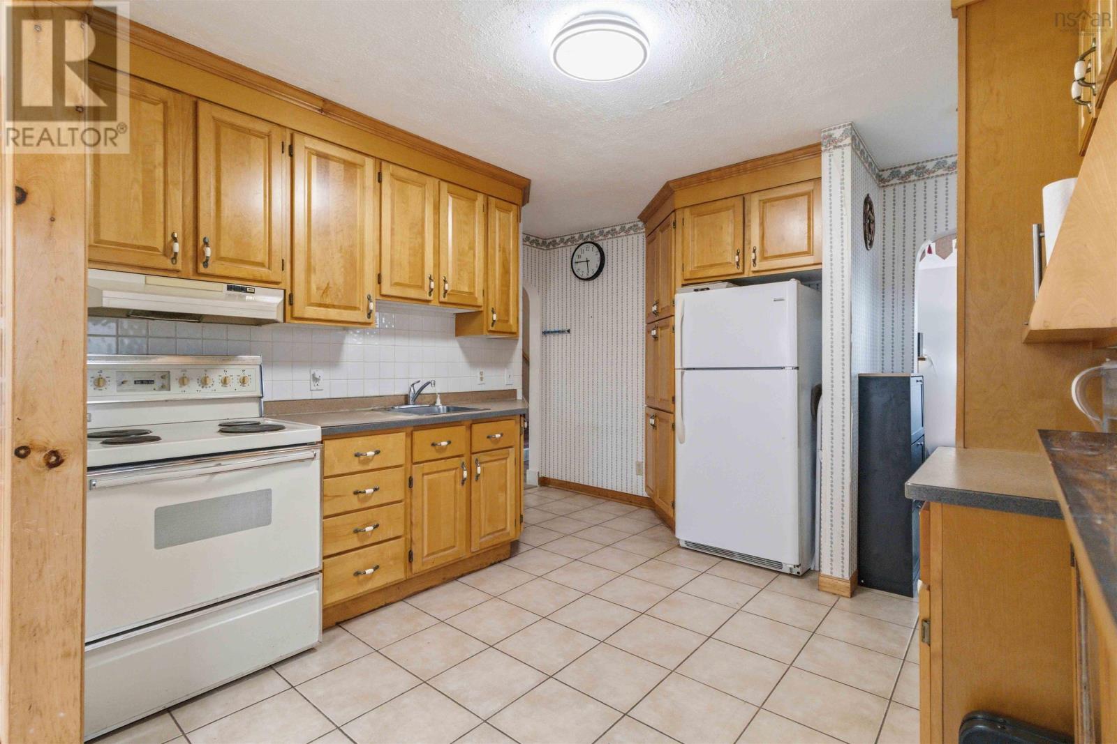 24 Auburn Avenue, Halifax, Nova Scotia  B3R 1K4 - Photo 8 - 202604430