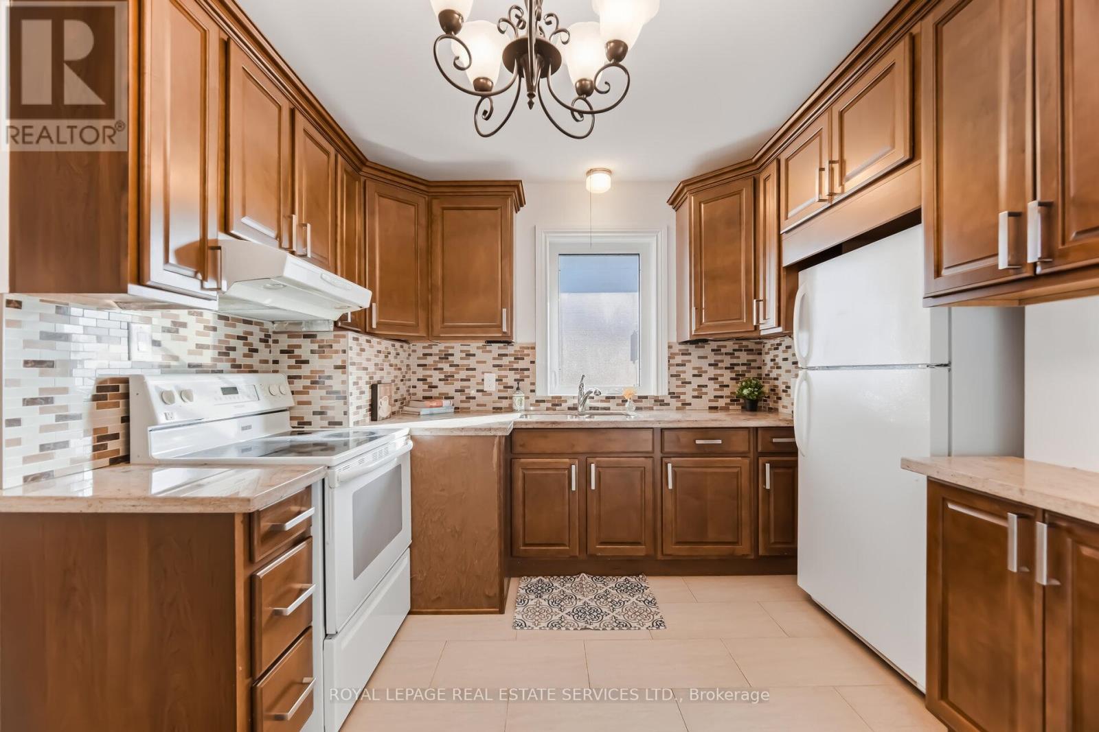 46 Cardigan Road, Toronto (Stonegate-Queensway), Ontario  M8Z 2W2 - Photo 16 - W12873298