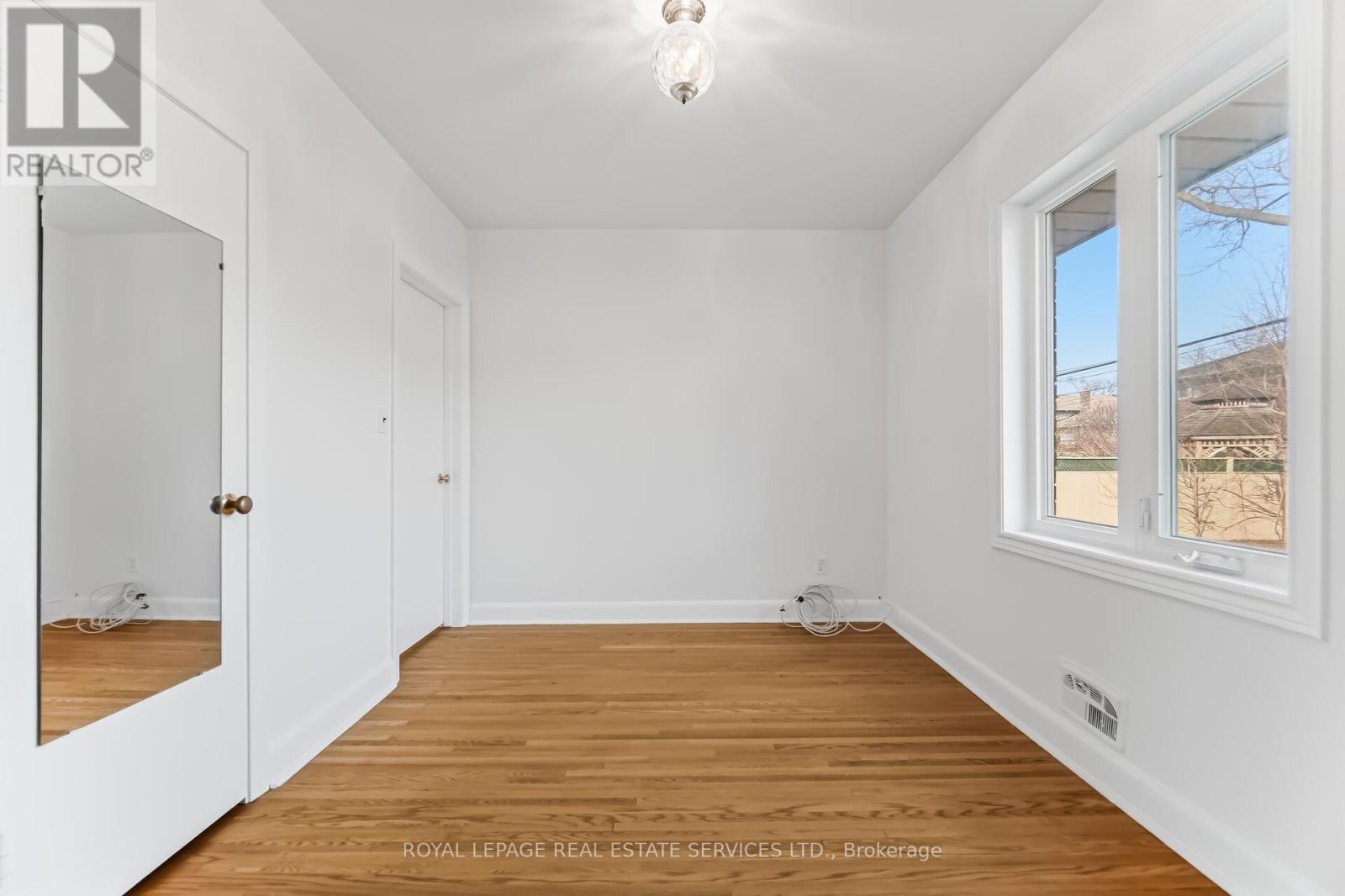 46 Cardigan Road, Toronto (Stonegate-Queensway), Ontario  M8Z 2W2 - Photo 23 - W12873298