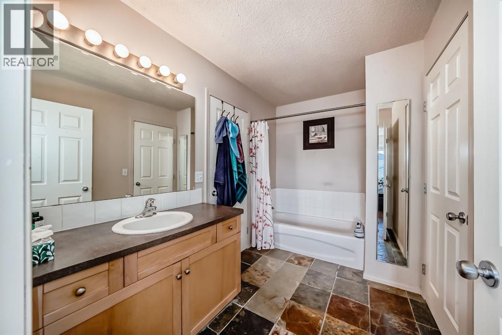 21 Royal Oak Gardens Nw, Calgary, Alberta  T3G 5S5 - Photo 12 - A2287563