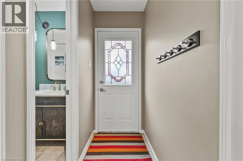 10 Pinecreek Road, Waterdown, Ontario  L8B 0H1 - Photo 19 - 40811209