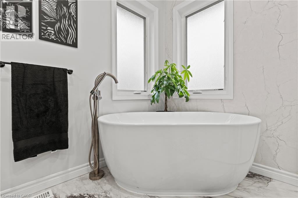 10 Pinecreek Road, Waterdown, Ontario  L8B 0H1 - Photo 29 - 40811209