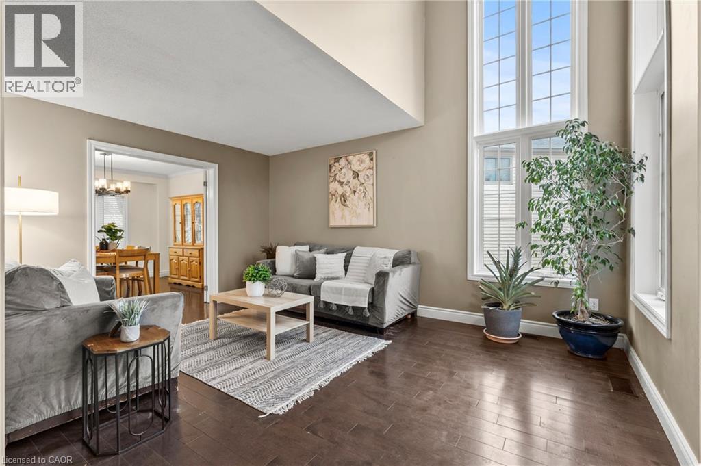 10 Pinecreek Road, Waterdown, Ontario  L8B 0H1 - Photo 9 - 40811209