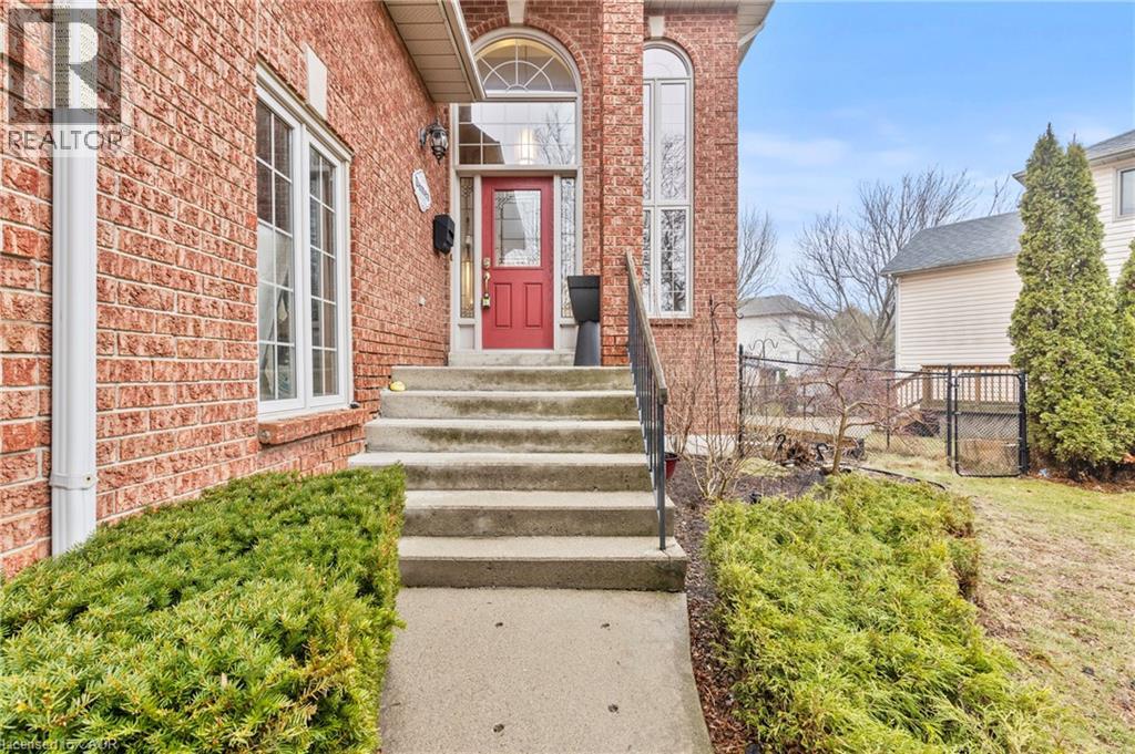 10 Pinecreek Road, Waterdown, Ontario  L8B 0H1 - Photo 5 - 40811209