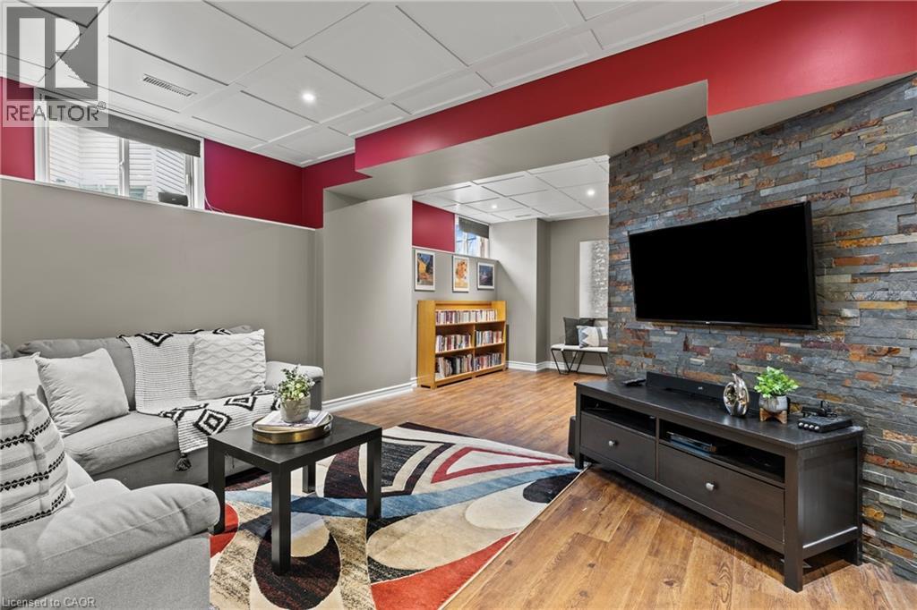 10 Pinecreek Road, Waterdown, Ontario  L8B 0H1 - Photo 38 - 40811209