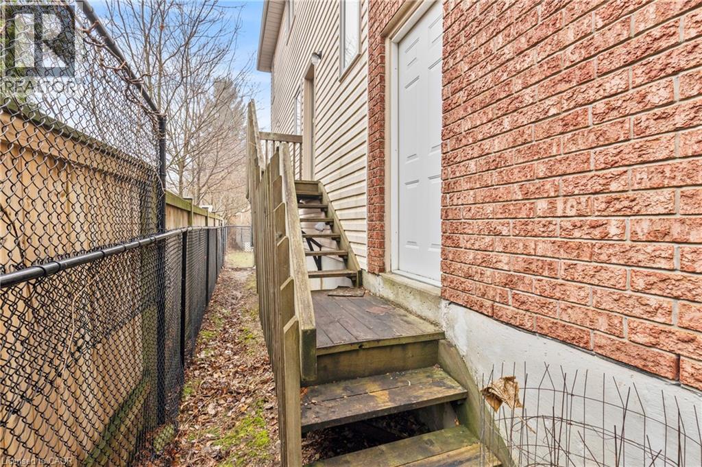 10 Pinecreek Road, Waterdown, Ontario  L8B 0H1 - Photo 40 - 40811209