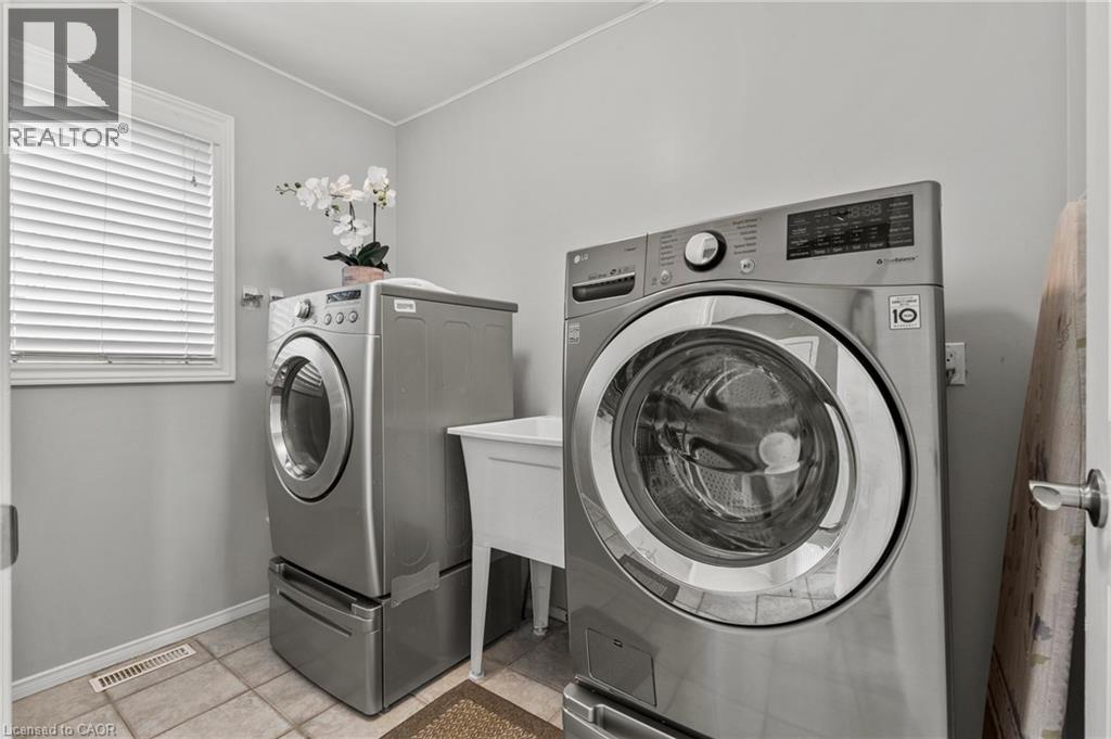 10 Pinecreek Road, Waterdown, Ontario  L8B 0H1 - Photo 18 - 40811209