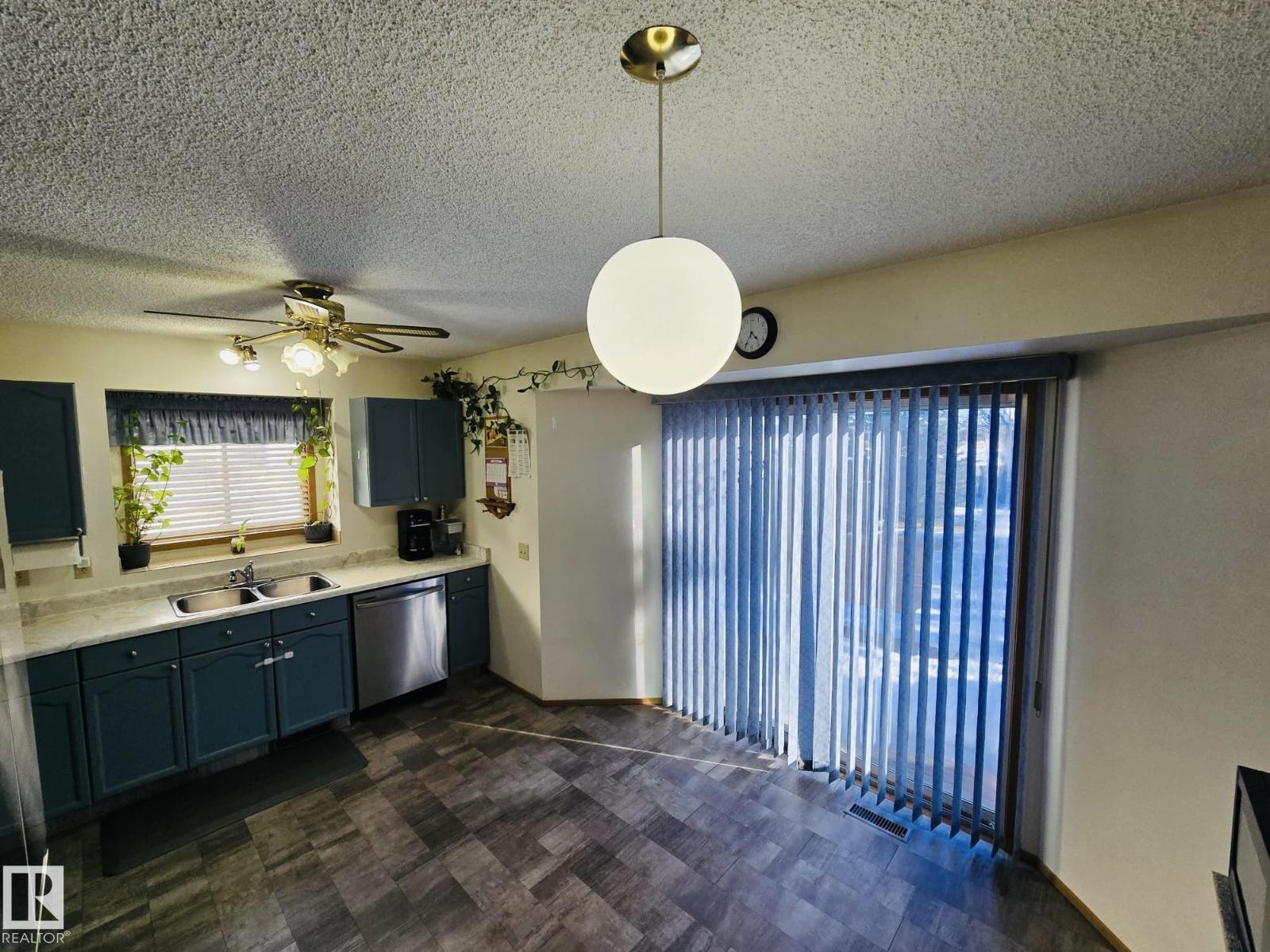 4513 10 Av Nw Nw, Edmonton, Alberta  T6L 4S2 - Photo 14 - E4477026