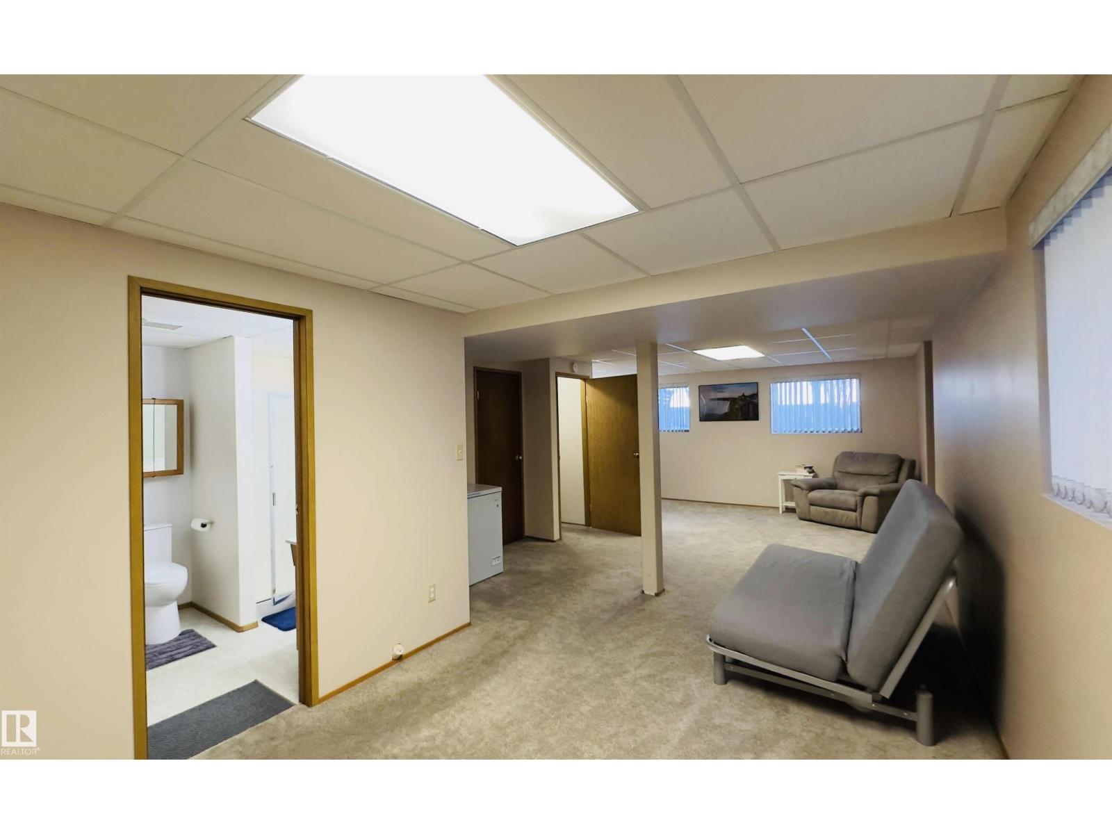 4513 10 Av Nw Nw, Edmonton, Alberta  T6L 4S2 - Photo 35 - E4477026