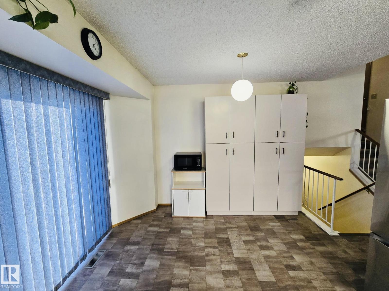 4513 10 Av Nw Nw, Edmonton, Alberta  T6L 4S2 - Photo 13 - E4477026