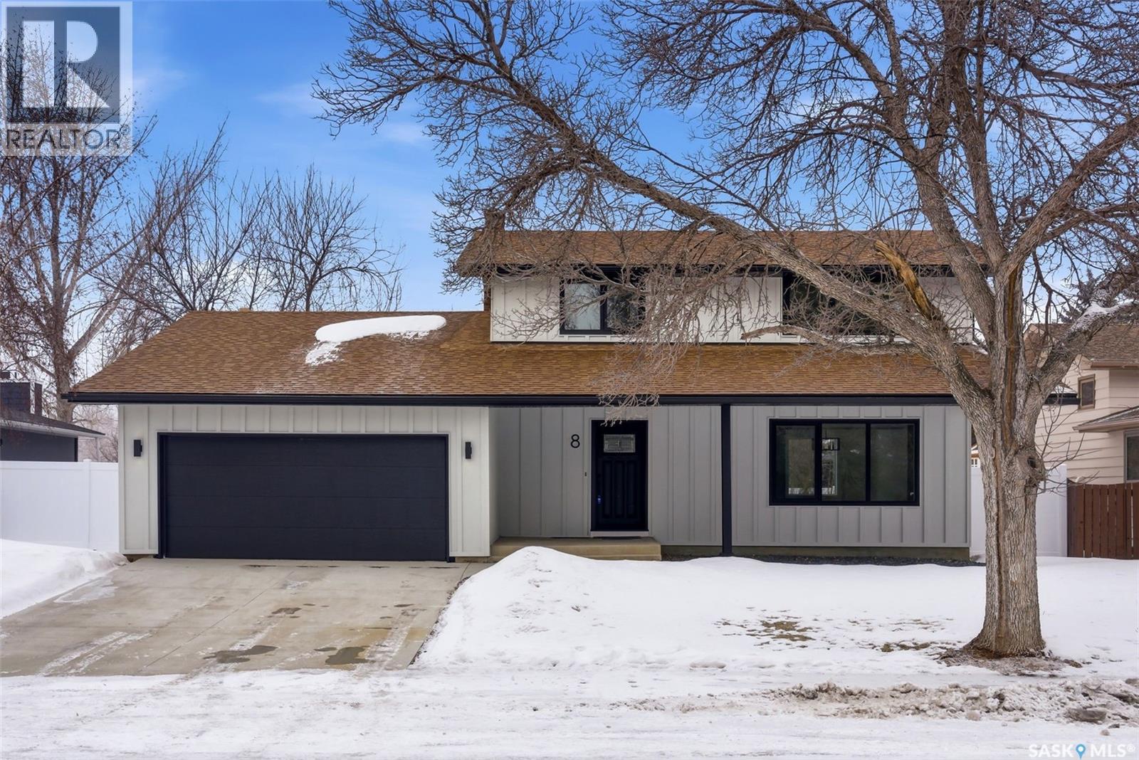 8 Thatcher Road, Regina, Saskatchewan  S4S 6E9 - Photo 2 - SK030257