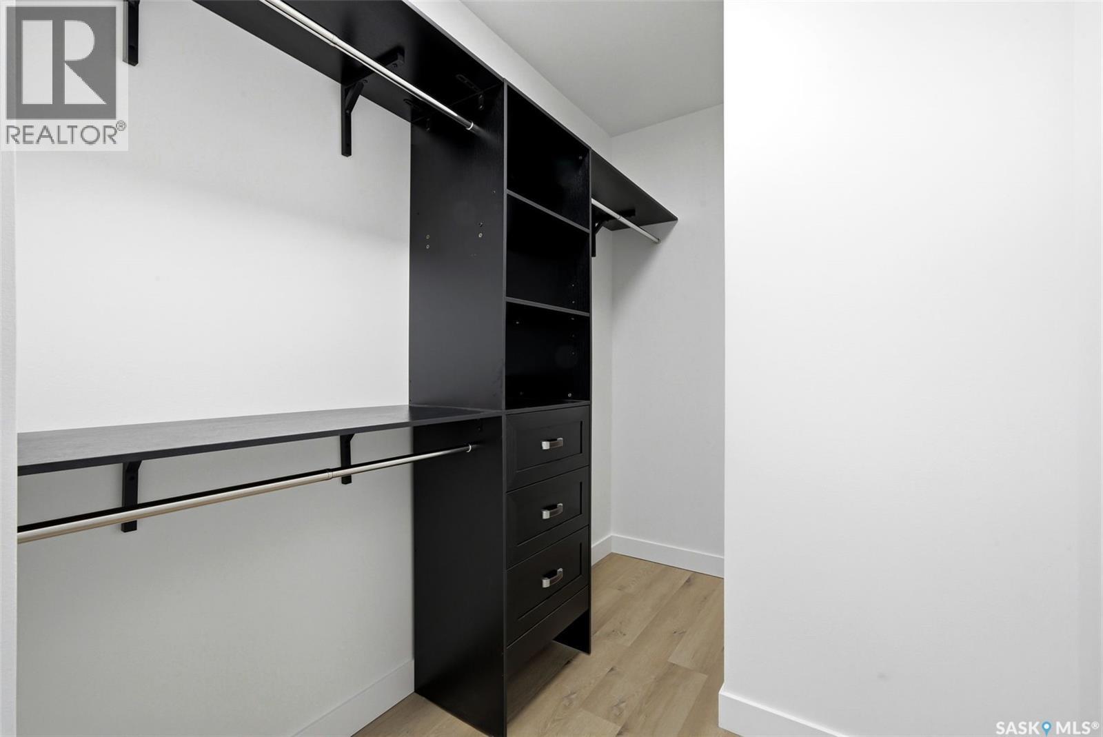 8 Thatcher Road, Regina, Saskatchewan  S4S 6E9 - Photo 23 - SK030257