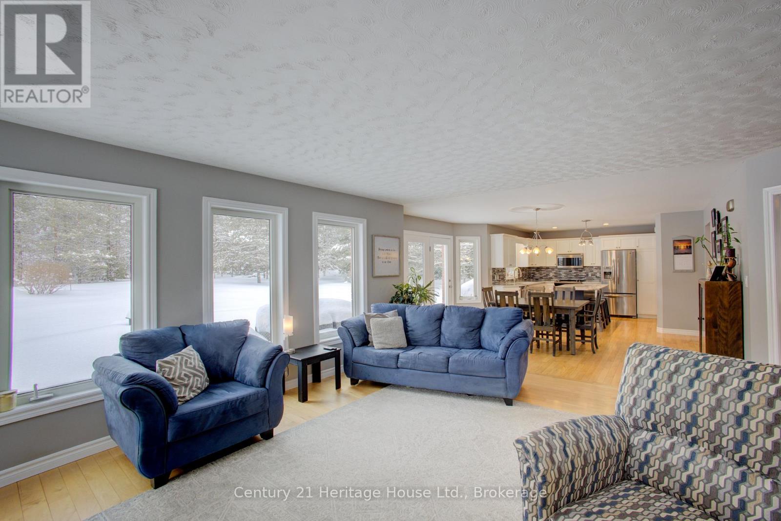 323237 Durham Road E, West Grey, Ontario  N0G 1R0 - Photo 12 - X12827990