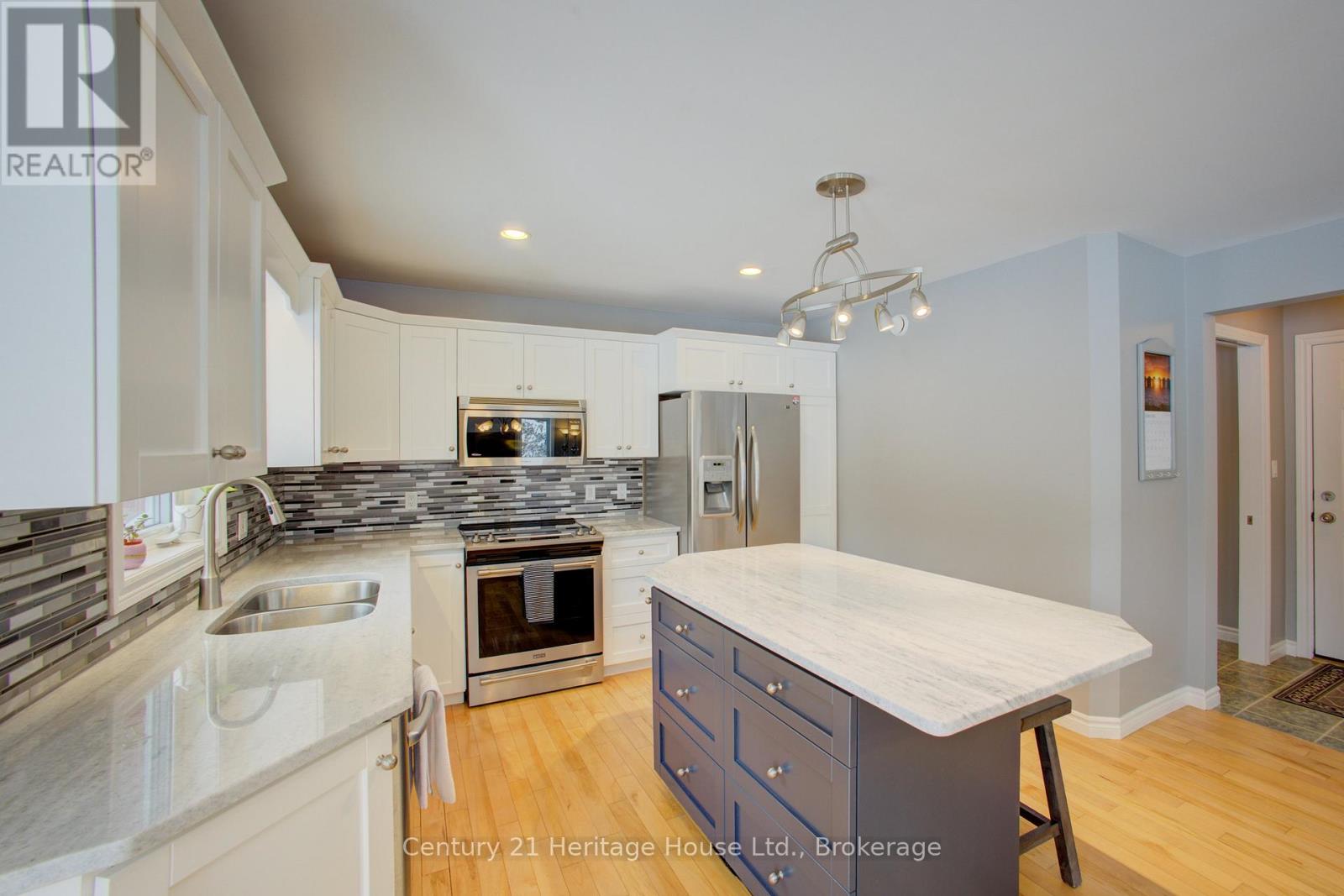 323237 Durham Road E, West Grey, Ontario  N0G 1R0 - Photo 18 - X12827990