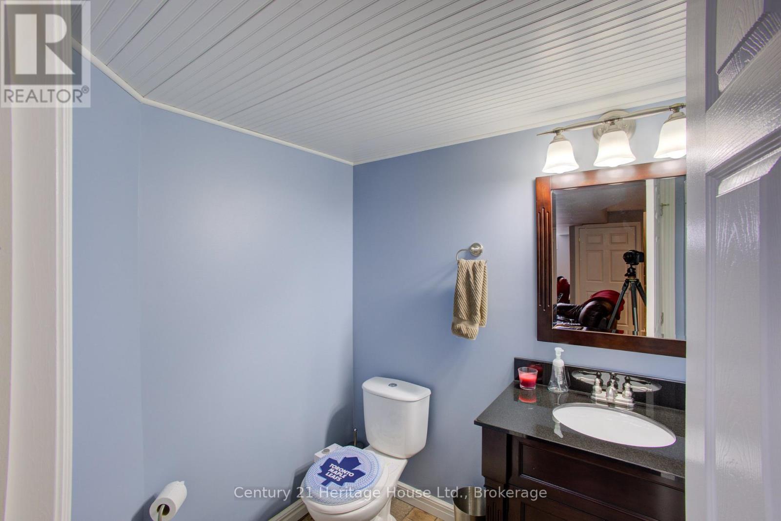 323237 Durham Road E, West Grey, Ontario  N0G 1R0 - Photo 36 - X12827990