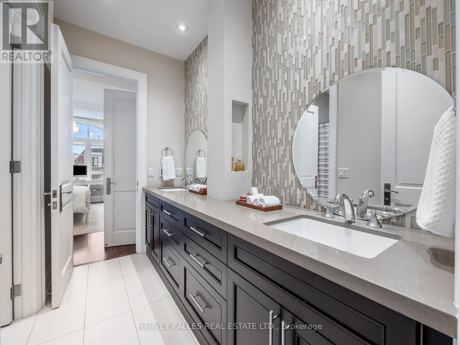 190 Carmichael Avenue, Toronto (Bedford Park-Nortown), Ontario  M5M 2X3 - Photo 23 - C12861012