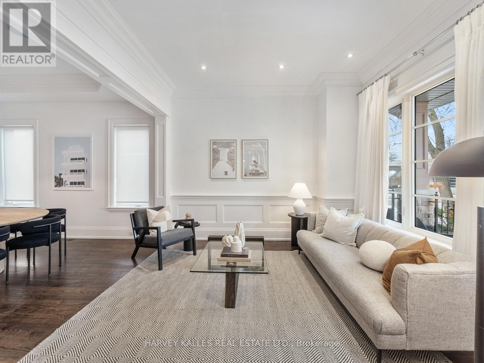 190 Carmichael Avenue, Toronto (Bedford Park-Nortown), Ontario  M5M 2X3 - Photo 6 - C12861012