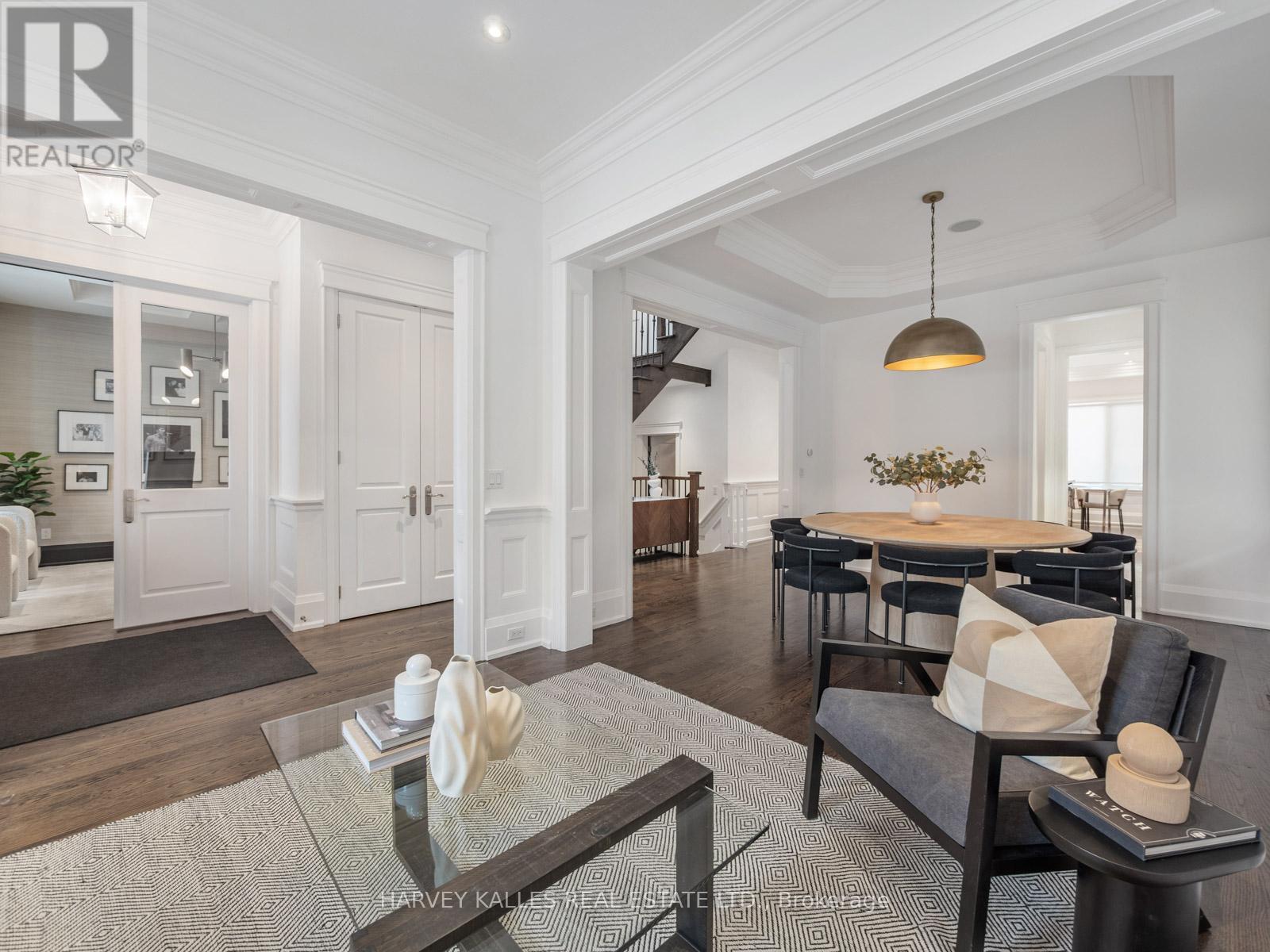 190 Carmichael Avenue, Toronto (Bedford Park-Nortown), Ontario  M5M 2X3 - Photo 8 - C12861012