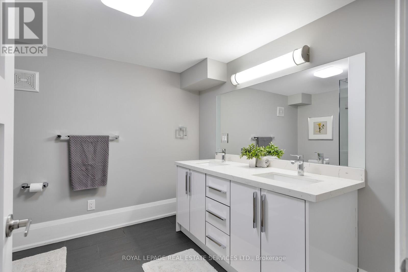 443 Seabourne Drive, Oakville (Wo West), Ontario  L6L 4E9 - Photo 38 - W12828722