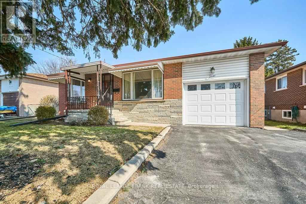 641 Park Road N, Oshawa, Ontario  L1J 5Y8 - Photo 2 - E12876112