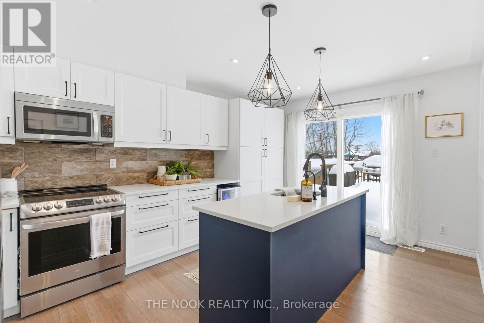 6 Sparrow Court, Kawartha Lakes, Ontario  K0M 2C0 - Photo 10 - X12876072