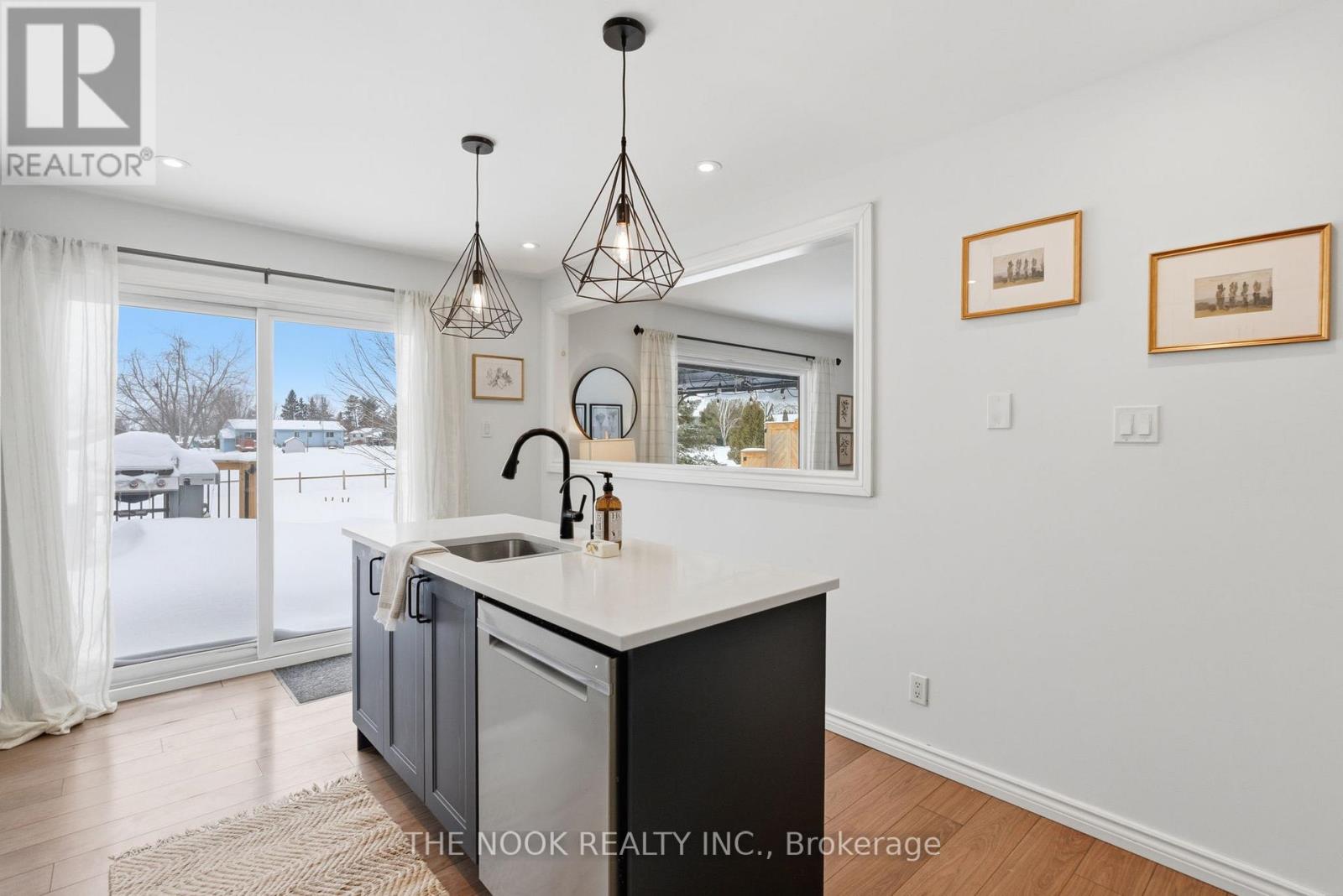 6 Sparrow Court, Kawartha Lakes, Ontario  K0M 2C0 - Photo 11 - X12876072