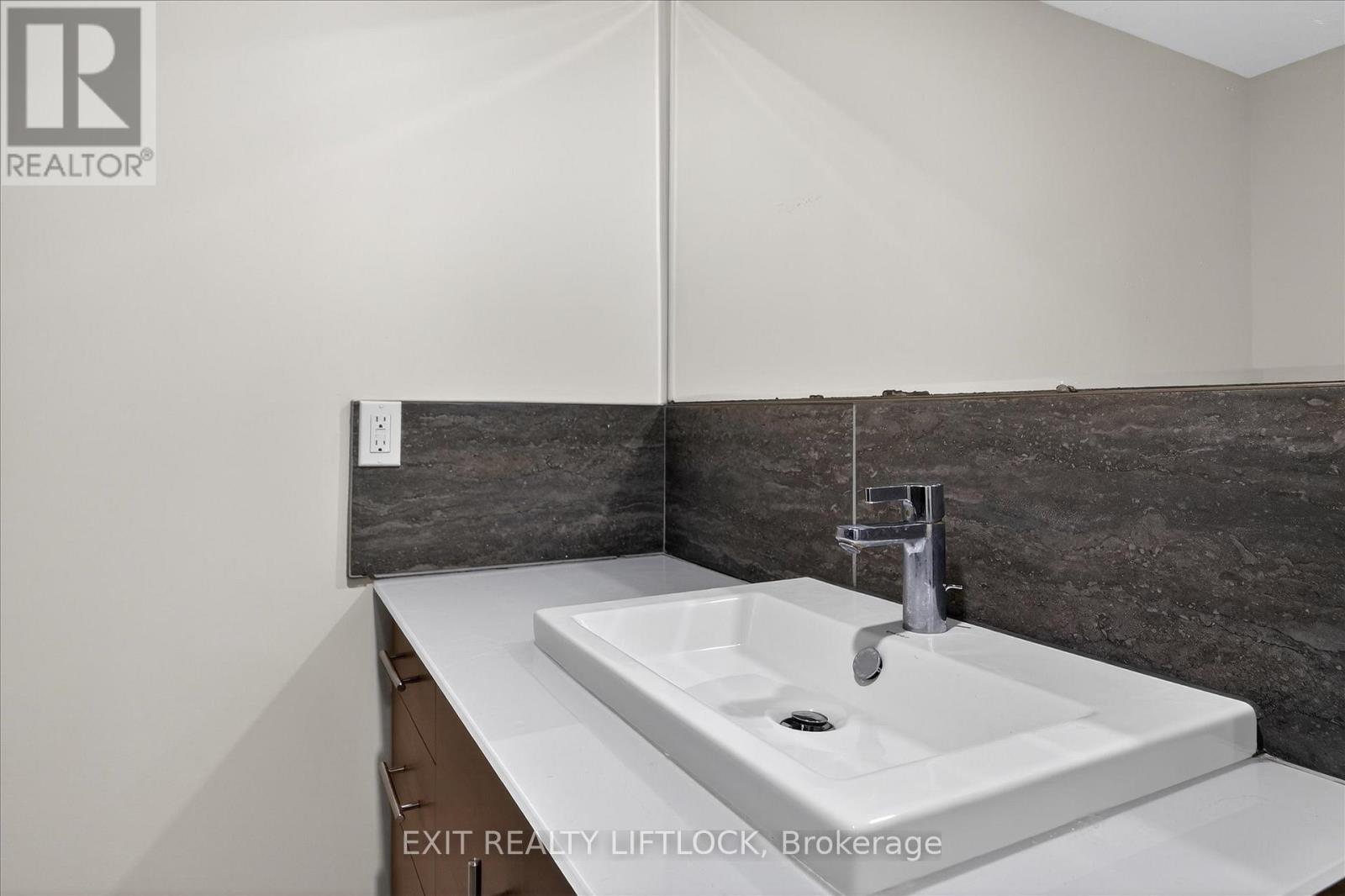 1344 Tudor Crescent, Peterborough, Ontario  K9L 1X1 - Photo 43 - X12876116