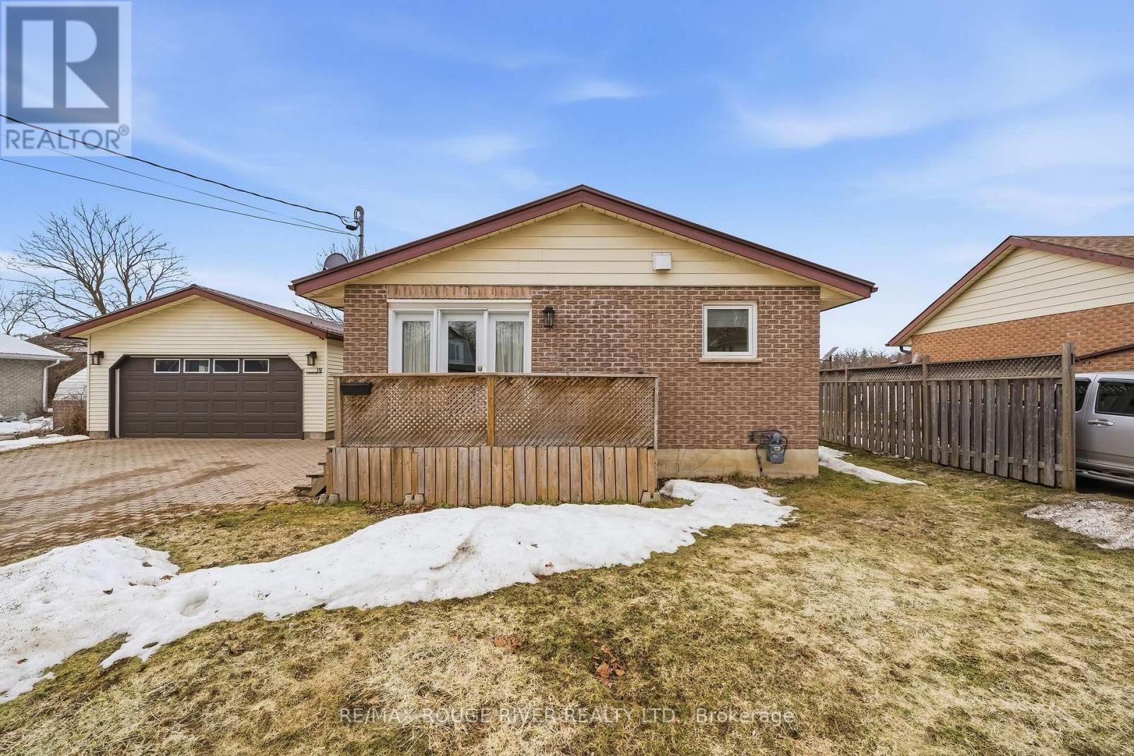 19 CAROLINE STREET, Kawartha Lakes, Ontario