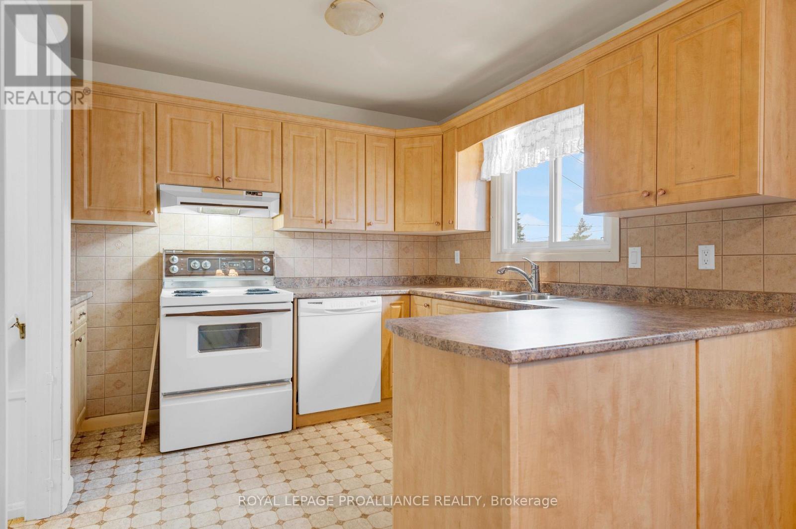 312 Church Street, Stirling-Rawdon (Stirling Ward), Ontario  K0K 3E0 - Photo 14 - X12876246