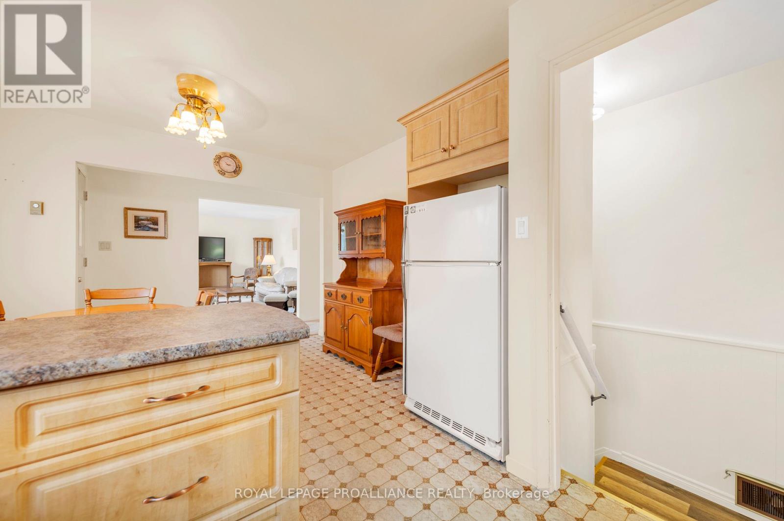 312 Church Street, Stirling-Rawdon (Stirling Ward), Ontario  K0K 3E0 - Photo 18 - X12876246