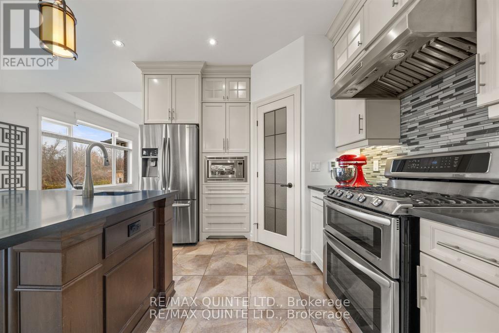 54 Settlers Landing Drive, Quinte West, Ontario  K8R 0A9 - Photo 16 - X12876258