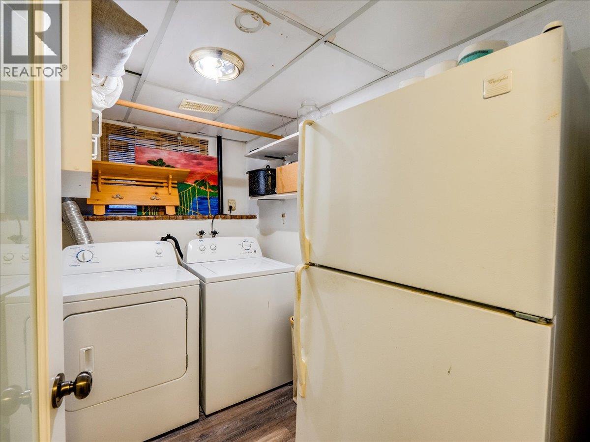 1441 Meadowbrook Drive, Castlegar, British Columbia  V1L 3L9 - Photo 25 - 10379115