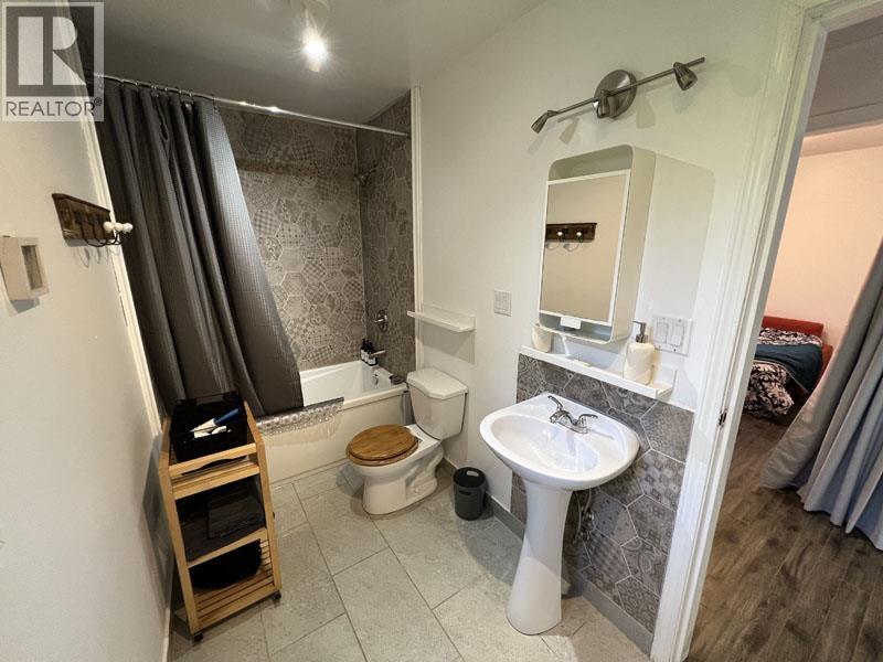 811 Oceanview Drive, Daajing Giids City, British Columbia  V0T 1S0 - Photo 20 - R3098386