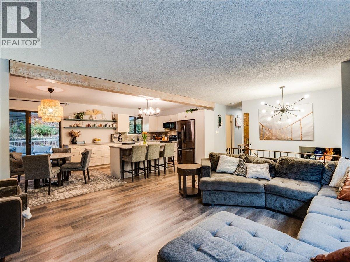 1441 Meadowbrook Drive, Castlegar, British Columbia  V1L 3L9 - Photo 10 - 10379115