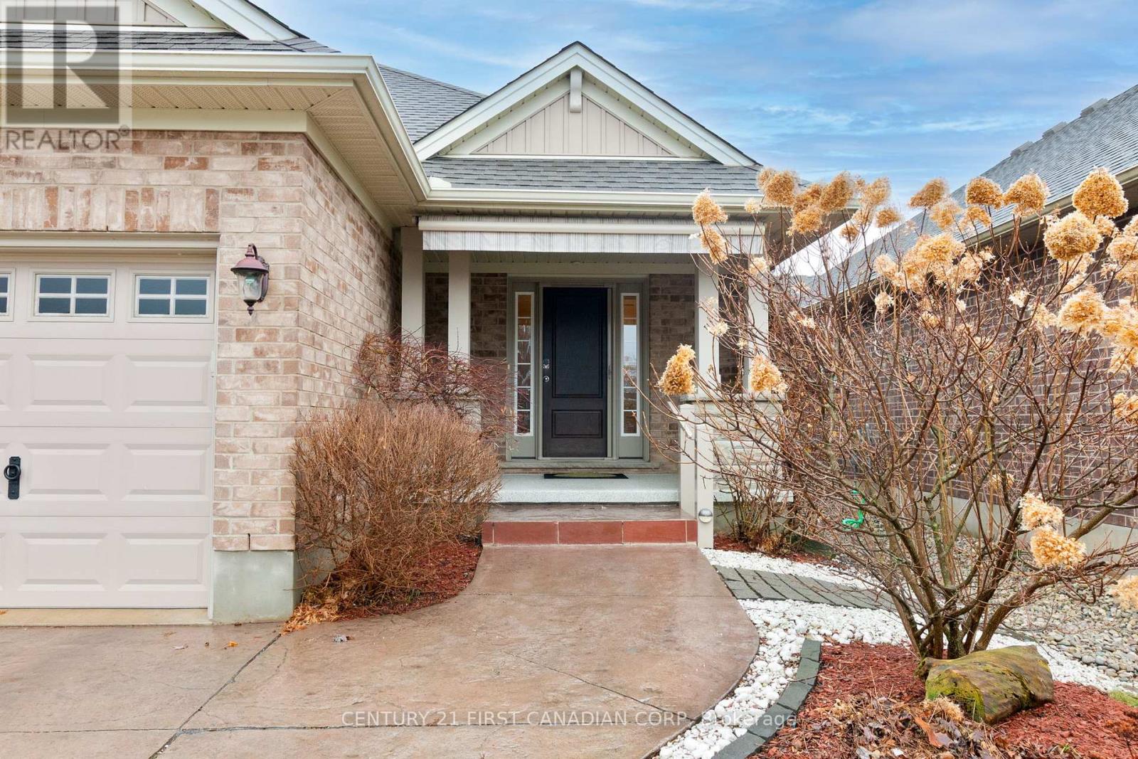 23 Blairmont Terrace, St. Thomas, Ontario  N5R 0E2 - Photo 4 - X12876026