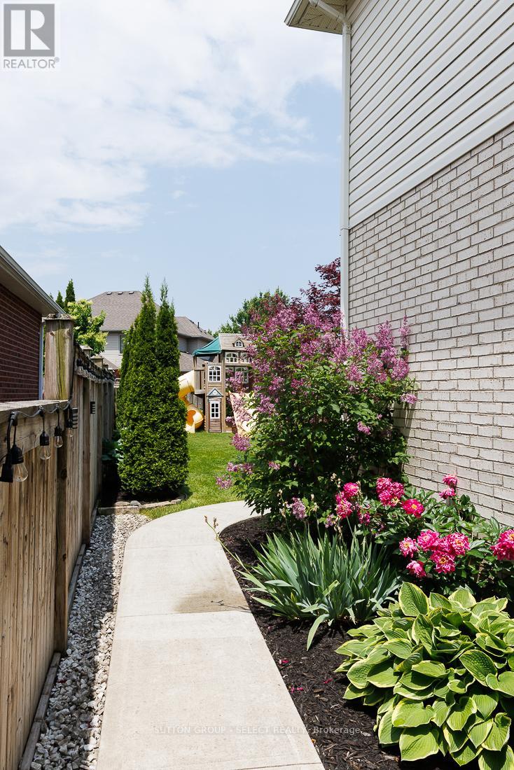 382 Plane Tree Drive, London North (North R), Ontario  N6G 5J4 - Photo 40 - X12876052