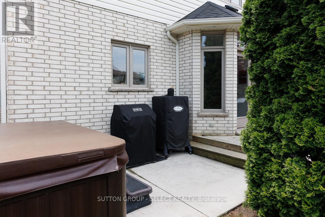 382 Plane Tree Drive, London North (North R), Ontario  N6G 5J4 - Photo 46 - X12876052