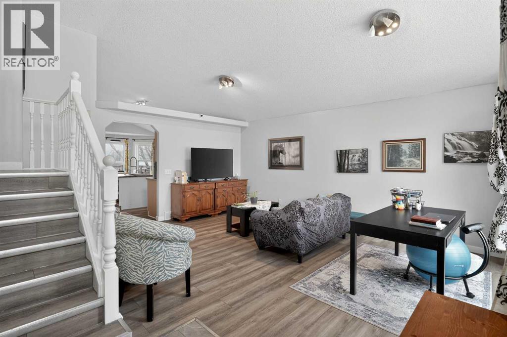 38 Canoe Circle Sw, Airdrie, Alberta  T4B 2L6 - Photo 4 - A2288202