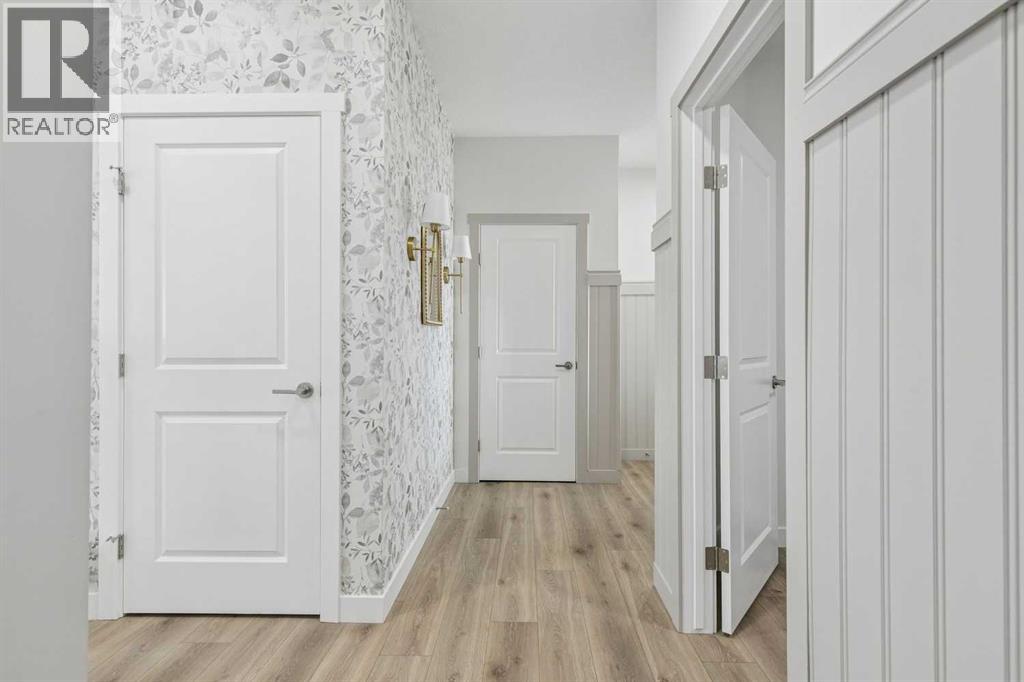 58 Saddlebred Place, Cochrane, Alberta  T4C 3E7 - Photo 4 - A2291232