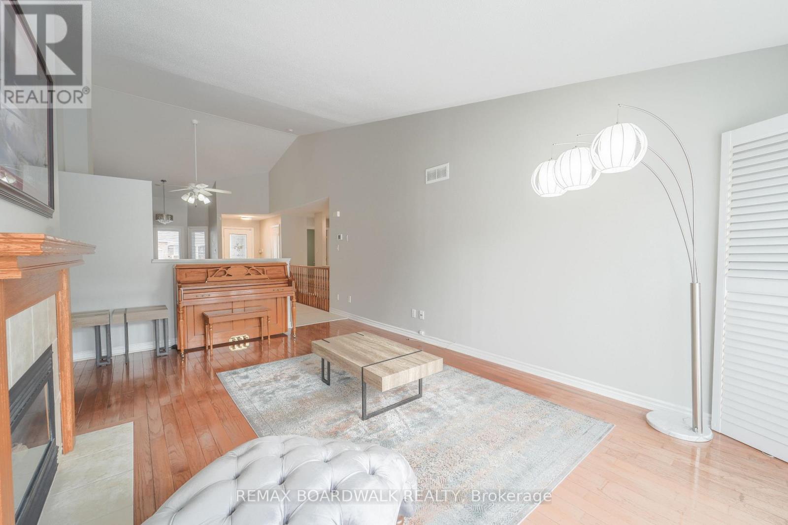 57 Nighthawk Crescent, Ottawa, Ontario  K2M 2X6 - Photo 15 - X12876092