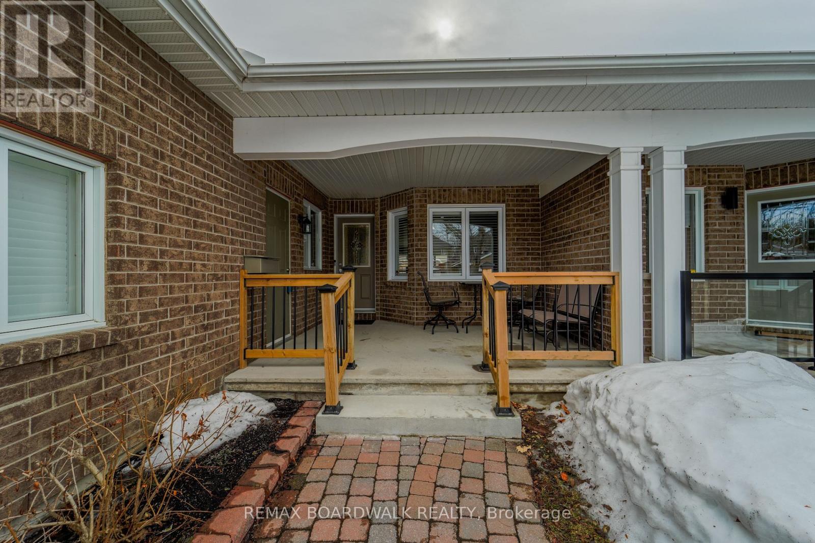 57 Nighthawk Crescent, Ottawa, Ontario  K2M 2X6 - Photo 3 - X12876092