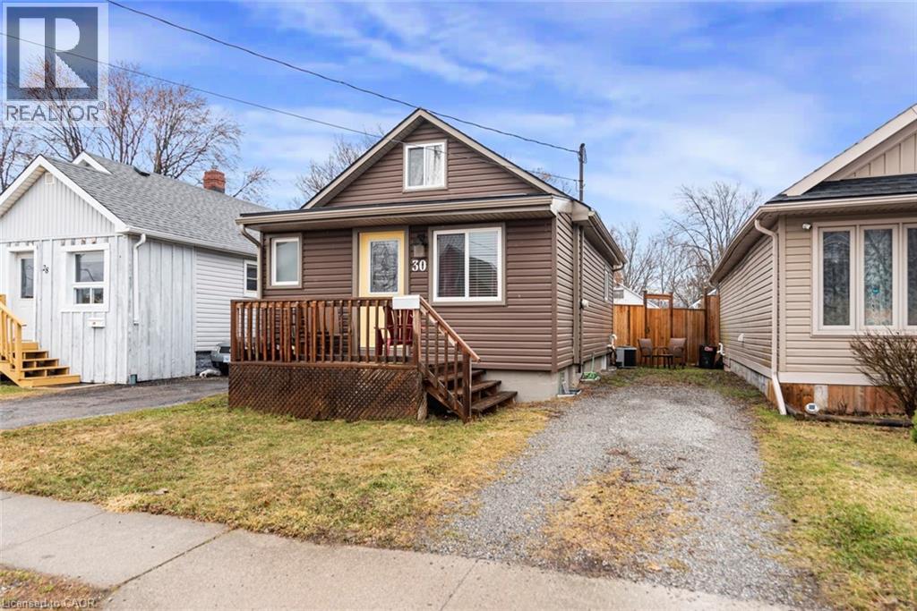 30 Mcalpine Avenue, Welland, Ontario  L3B 1T6 - Photo 3 - 40810600
