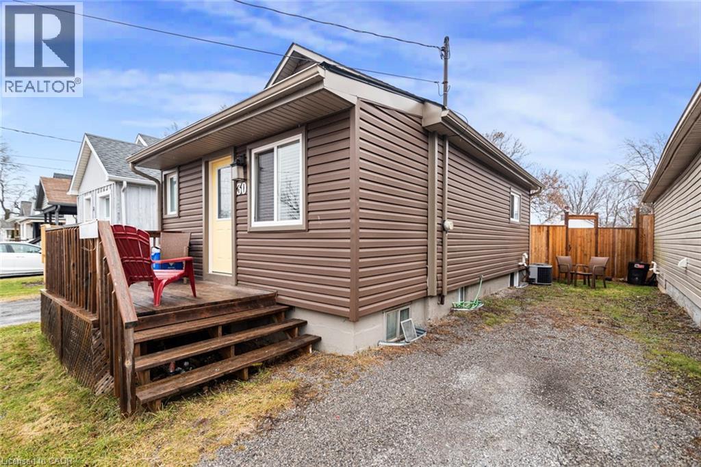 30 Mcalpine Avenue, Welland, Ontario  L3B 1T6 - Photo 4 - 40810600