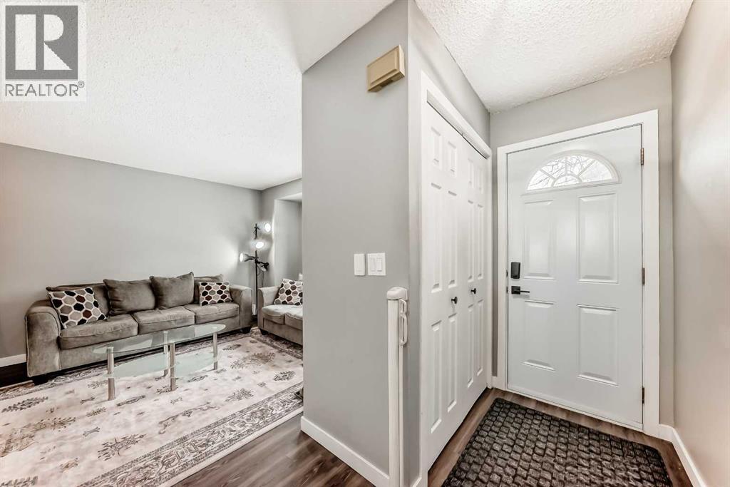 64, 123 Queensland  Se, Calgary, Alberta  T2J 5J4 - Photo 3 - A2292000