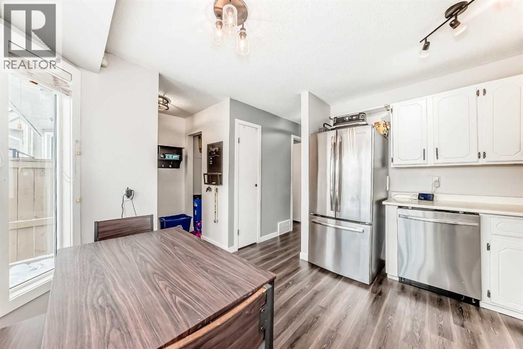 64, 123 Queensland  Se, Calgary, Alberta  T2J 5J4 - Photo 6 - A2292000