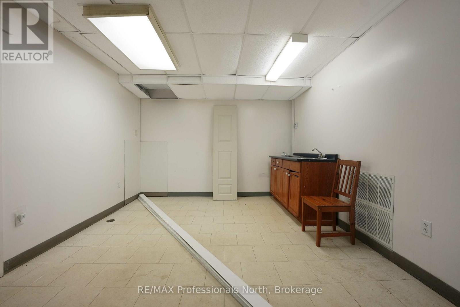 41 Maple Avenue, Dysart Et Al (Dysart), Ontario  K0M 1S0 - Photo 24 - X12876050