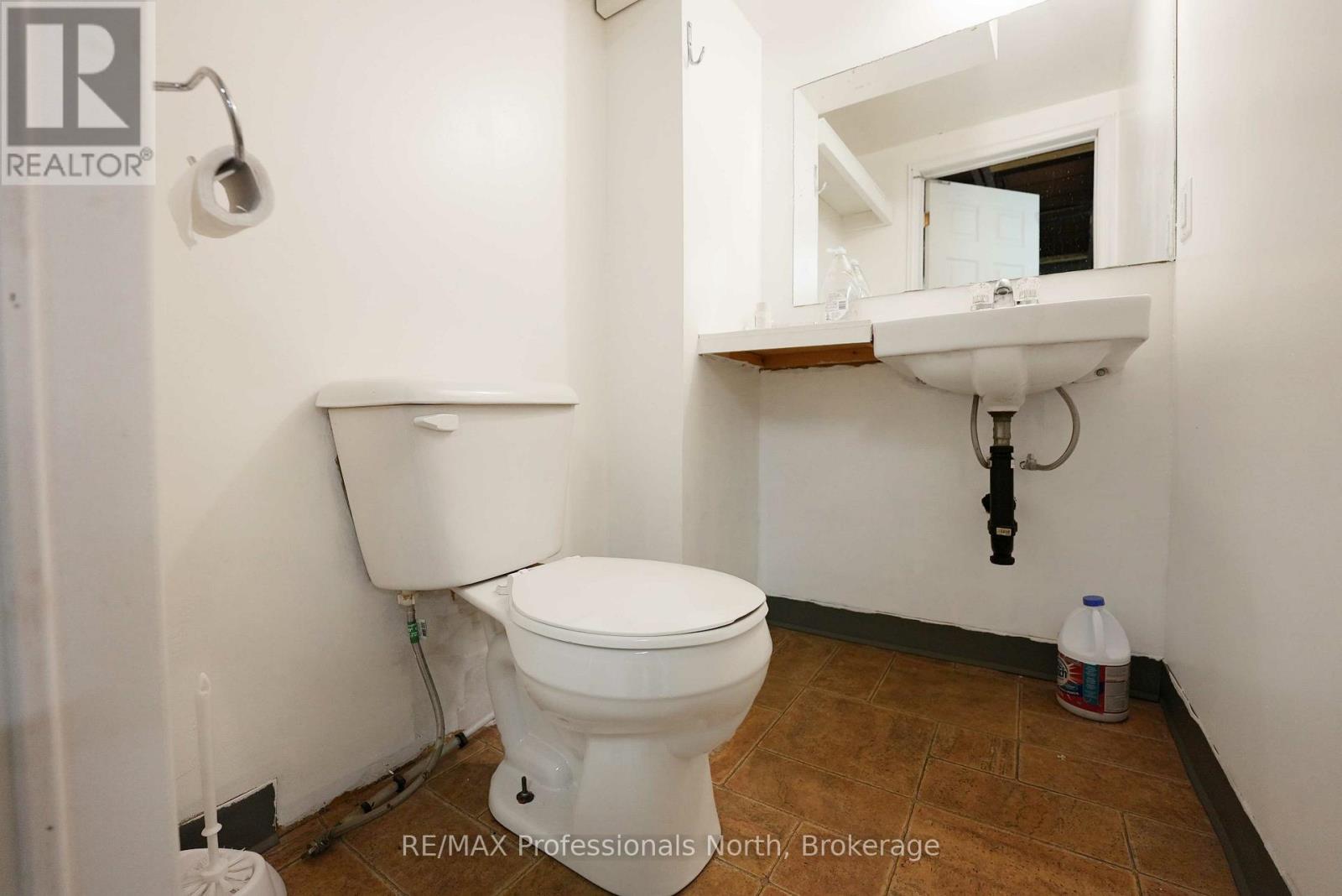 41 Maple Avenue, Dysart Et Al (Dysart), Ontario  K0M 1S0 - Photo 27 - X12876050