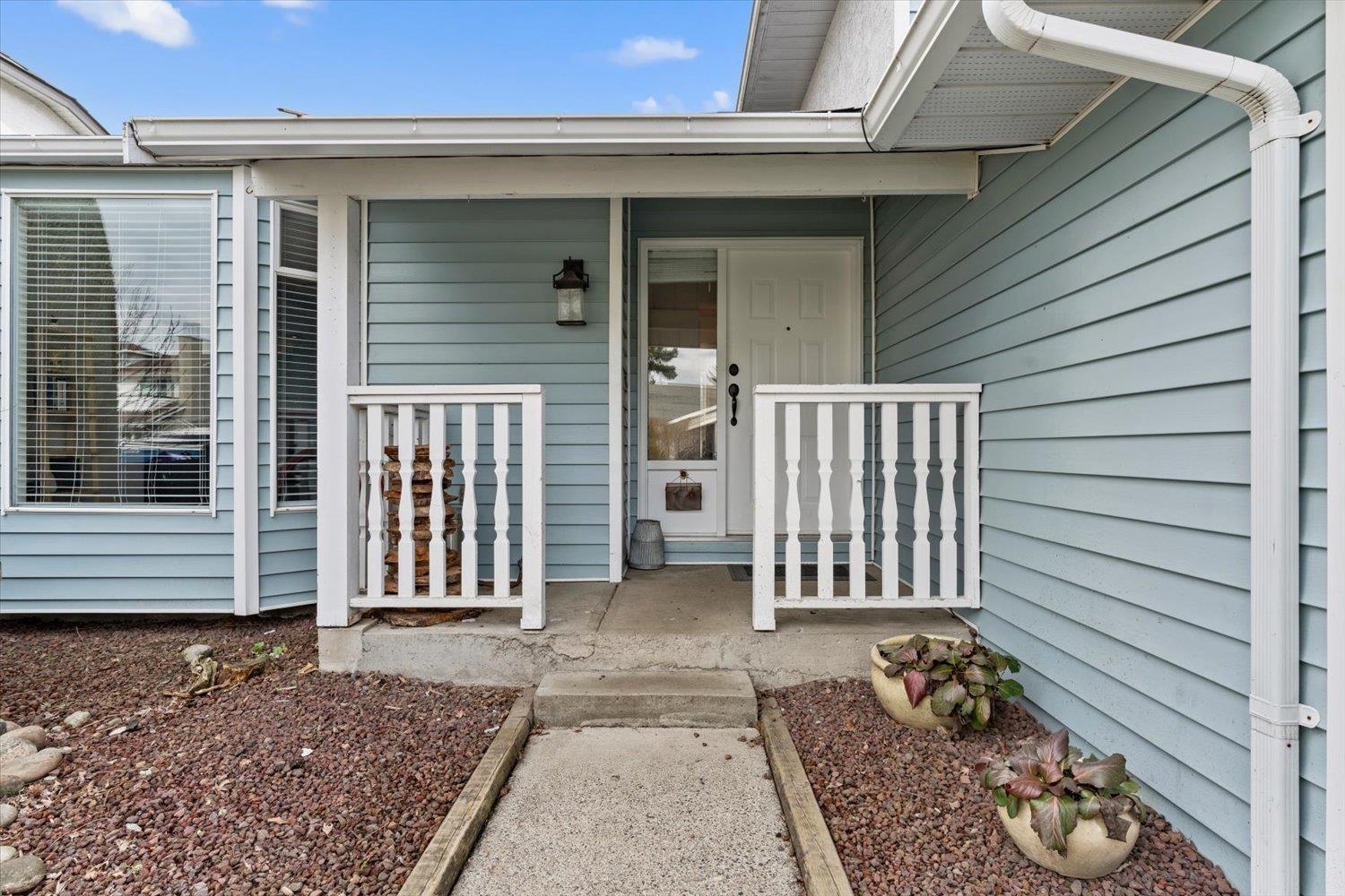 45762 Timothy Avenue, Vedder Crossing, Chilliwack, British Columbia  V2R 2S3 - Photo 3 - R3098768