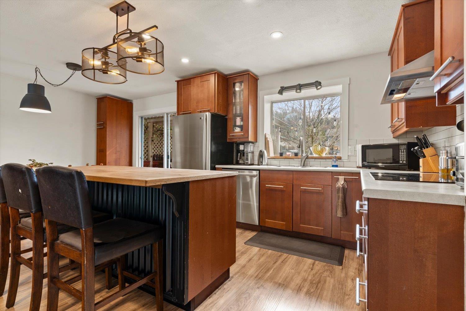 45762 Timothy Avenue, Vedder Crossing, Chilliwack, British Columbia  V2R 2S3 - Photo 11 - R3098768