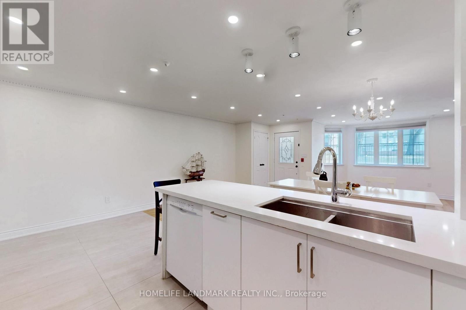 C17 - 108 Finch Avenue W, Toronto (Newtonbrook West), Ontario  M2N 6W6 - Photo 24 - C12875952